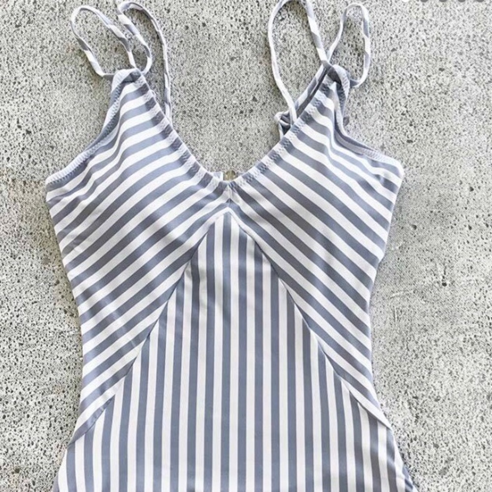 CUPSHE All About Stripe one piece swimsuit